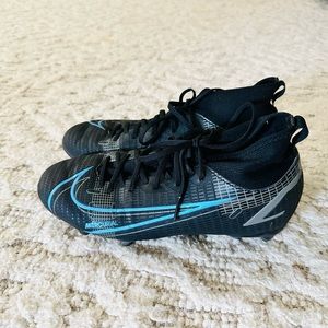 NIKE Mercurial Soccer Shoes Size 4 Big Kids